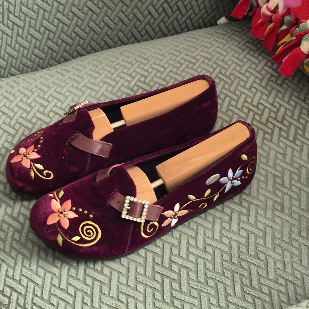 Birkenstock Purple Embroidered Velvet Flats Never Worn!  But They Run Small